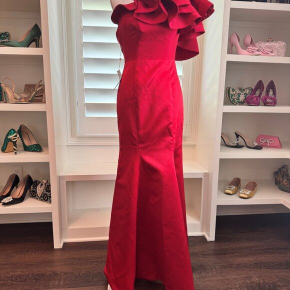 Stunning One-Shoulder Red Formal Gown - Elegant Ruffle Detail - Picture 2 of 4